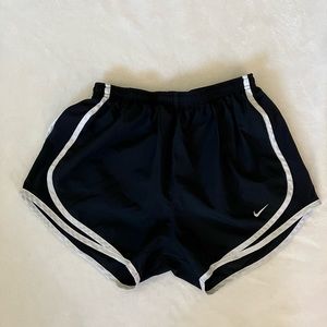 Women’s Nike running shorts. EUC. Size Small